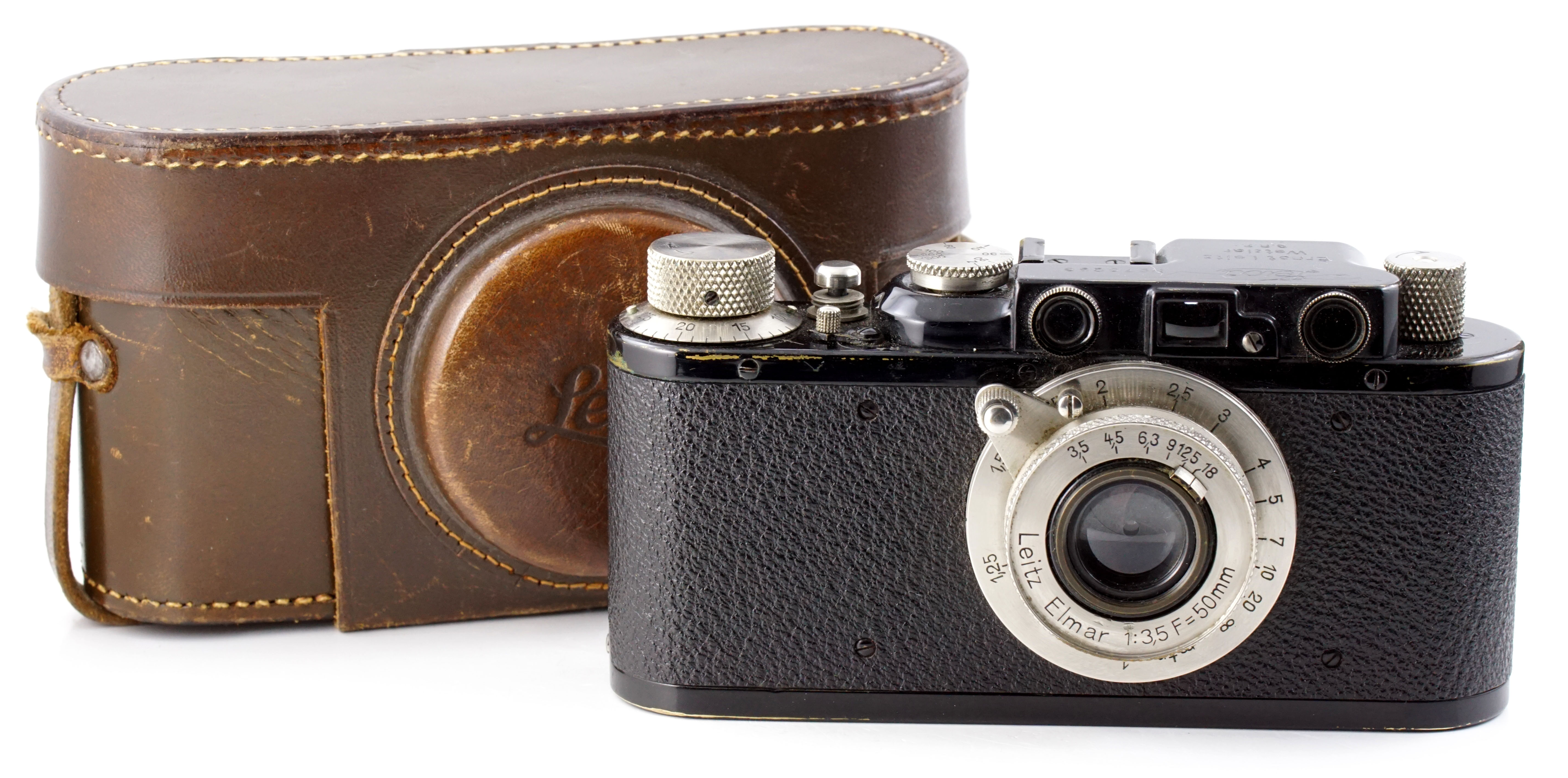 Leica Kamera mit Ledertasche — Ankauf bei Antik Dresden